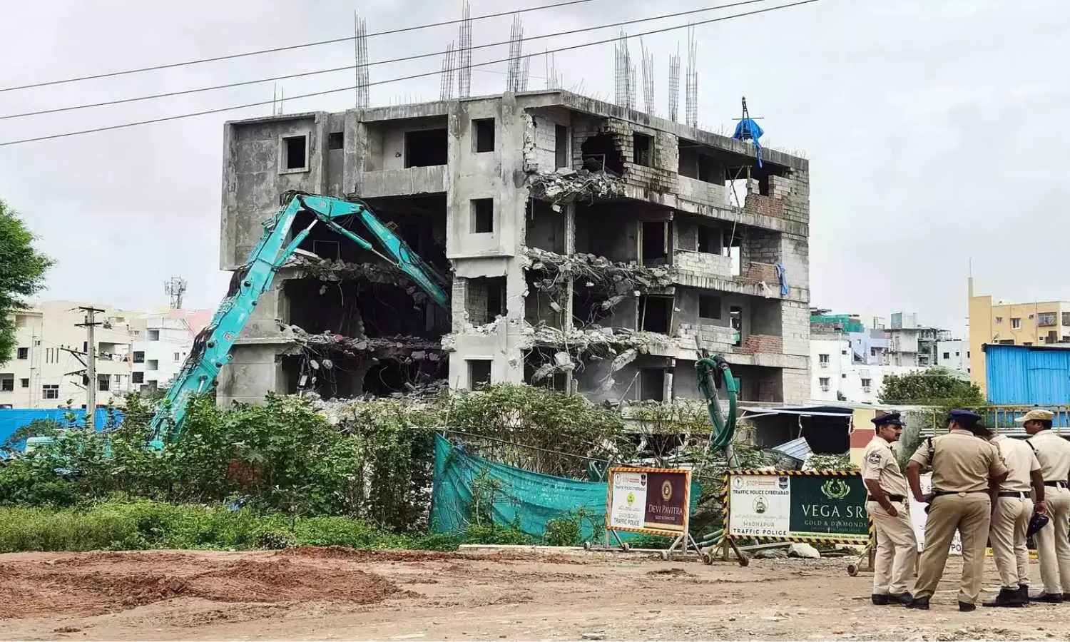 HYDRAA Removes Illegal Structures and Restores Government Land in Kandikal HYDRAA Removes Illegal Structures and Restores Government Land in Kandikal