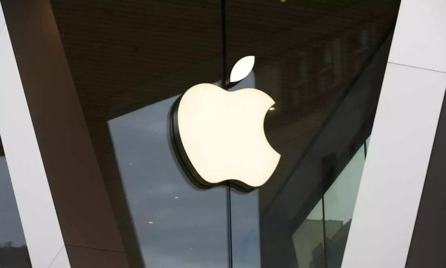 Apple Unveils N1 Chip: iPhone Air Gains Wi-Fi 7, Bluetooth 6, Thread