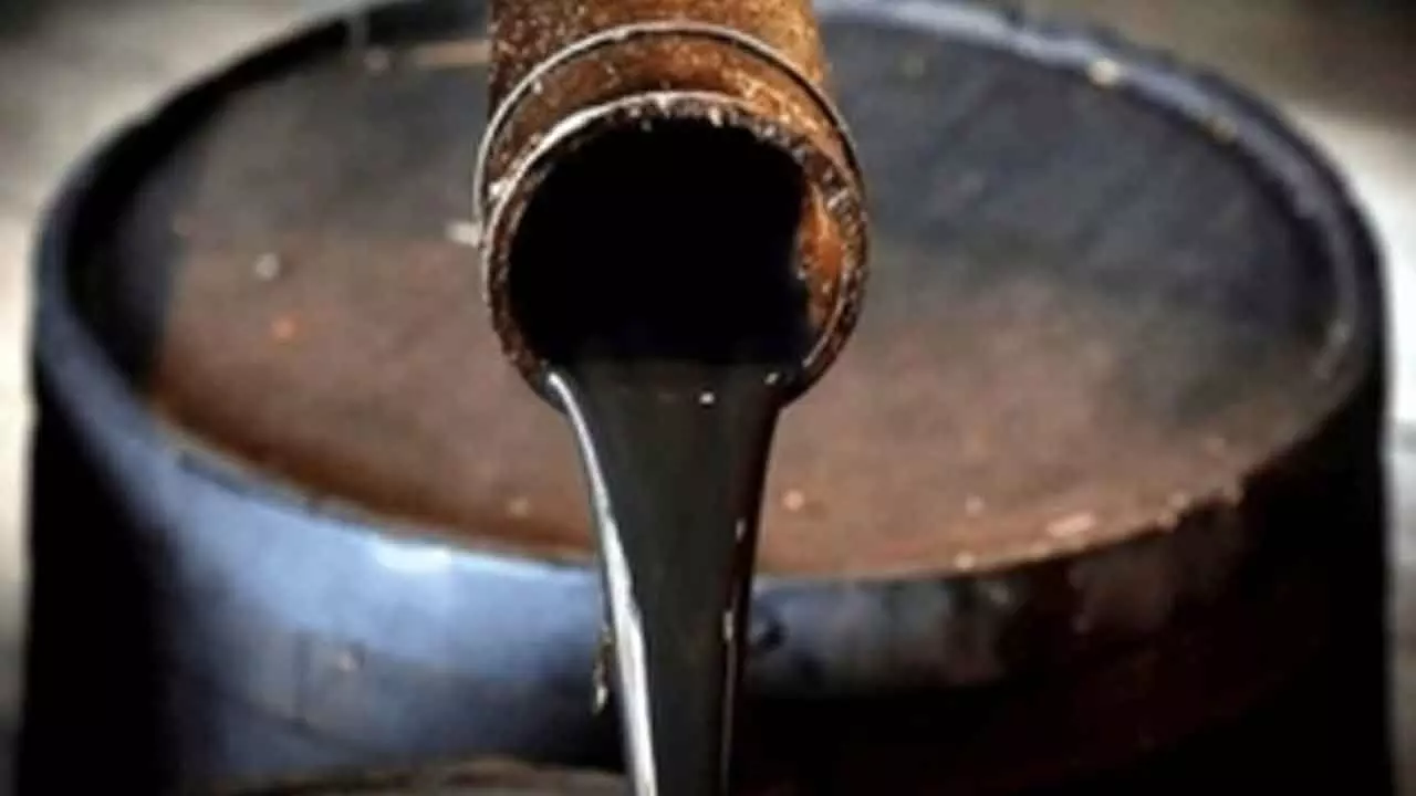 Rs 1.8-Trn Windfall Likely As Crude Price Slides Rs 1.8-Trn Windfall Likely As Crude Price Slides