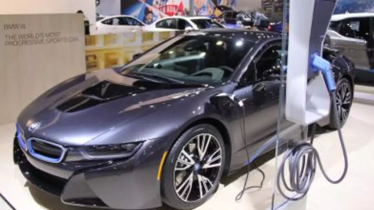 Eco-friendly cars account for 81 pc of new imported car sales in April in S. Korea Eco-friendly cars account for 81 pc of new imported car sales in April in S. Korea