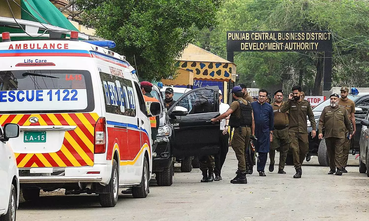 Pakistani Citizen Criticizes Defence System After India’s Precision Strikes Pakistani Citizen Criticizes Defence System After India’s Precision Strikes