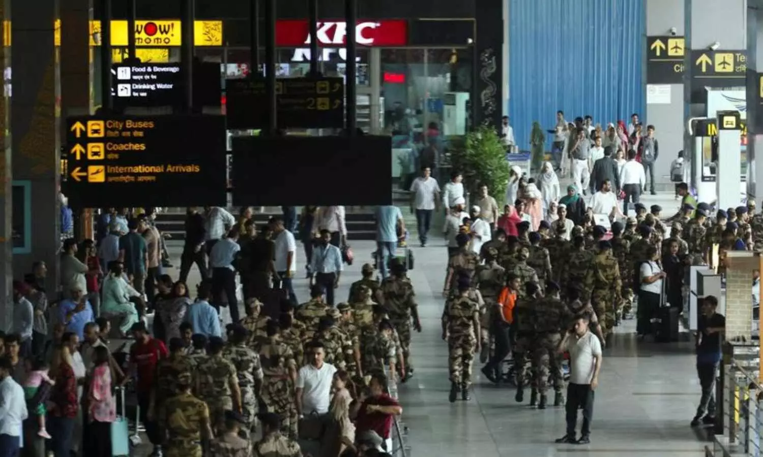 Flight Disruptions Hit Delhi: 90+ Cancellations, 200+ Delays at IGIA Flight Disruptions Hit Delhi: 90+ Cancellations, 200+ Delays at IGIA