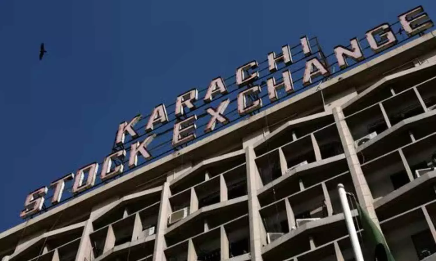 Karachi Stock Exchange Soars 2% Amid India-Pakistan Tensions Karachi Stock Exchange Soars 2% Amid India-Pakistan Tensions