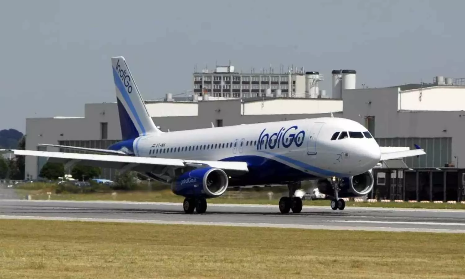 Flight Disruptions Mount: IndiGo Cancels Services Amid Security Alert and Airport Closures Flight Disruptions Mount: IndiGo Cancels Services Amid Security Alert and Airport Closures