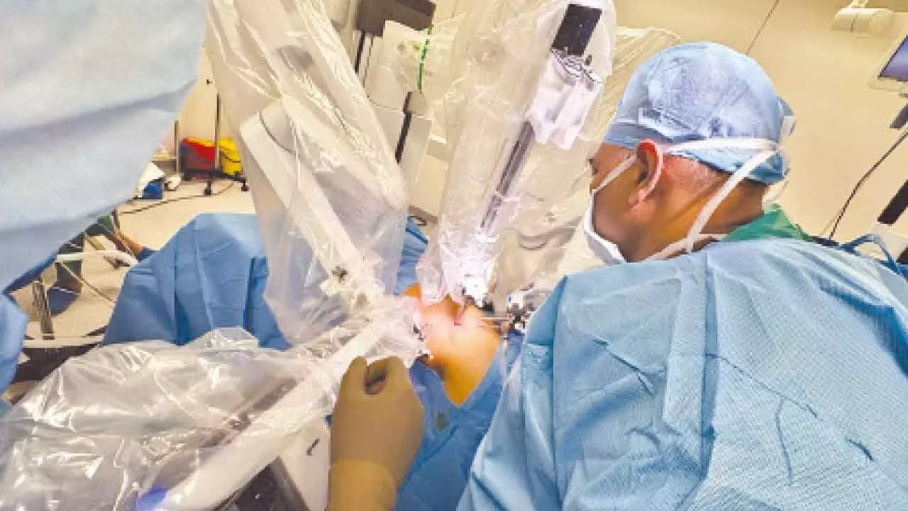 AIG Performs 1st Robotic Kidney Surgery In Hyd AIG Performs 1st Robotic Kidney Surgery In Hyd