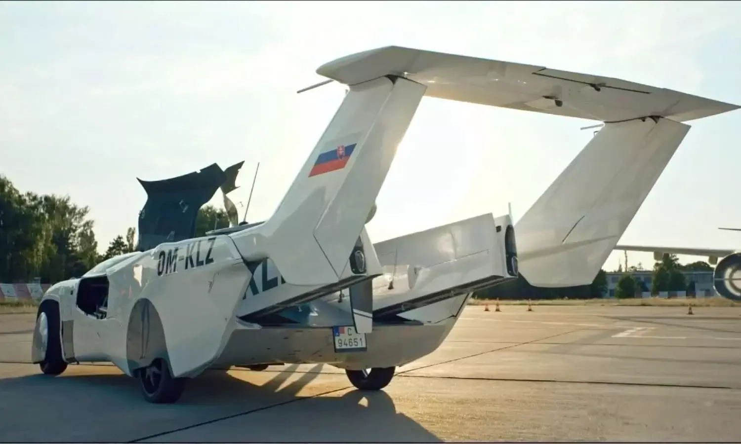 Klein Vision AirCar: This Flying Car Transforms from Road to Sky in Just 2 Minutes – See How It Works