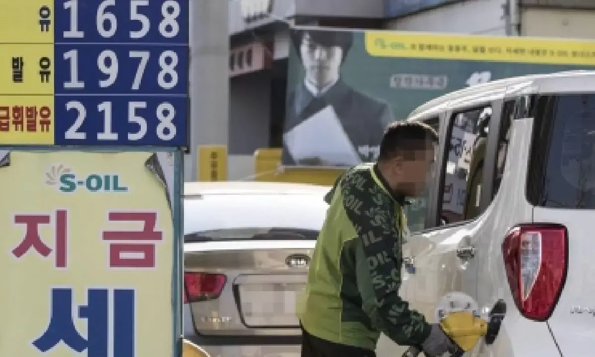 Seouls industrial output, retail sales decline in Q1 this year