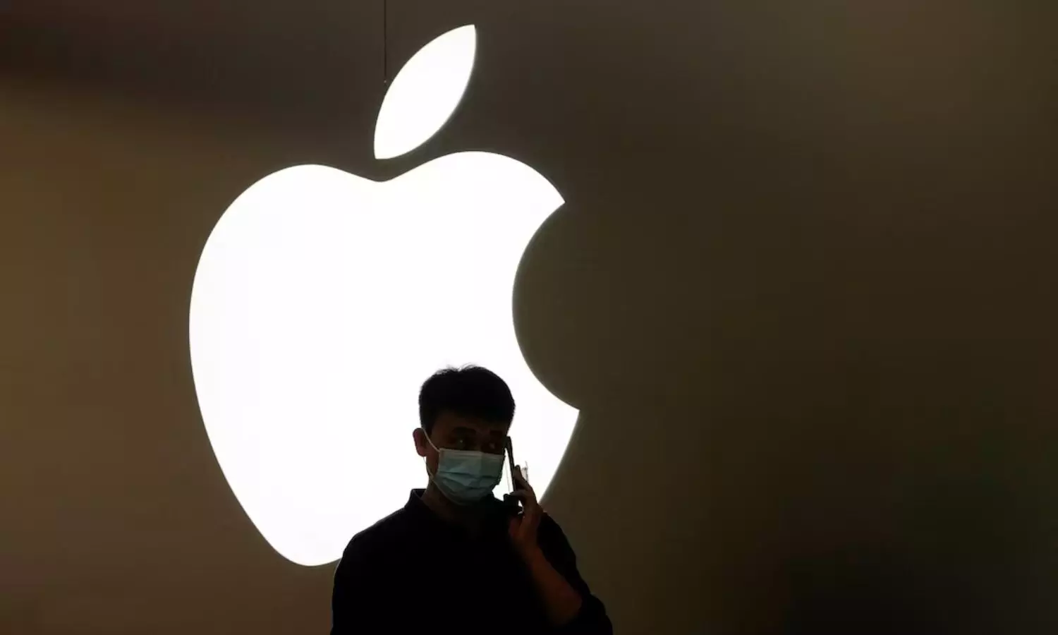 Rising Concerns as Apple Considers Moving Operation from India Rising Concerns as Apple Considers Moving Operation from India
