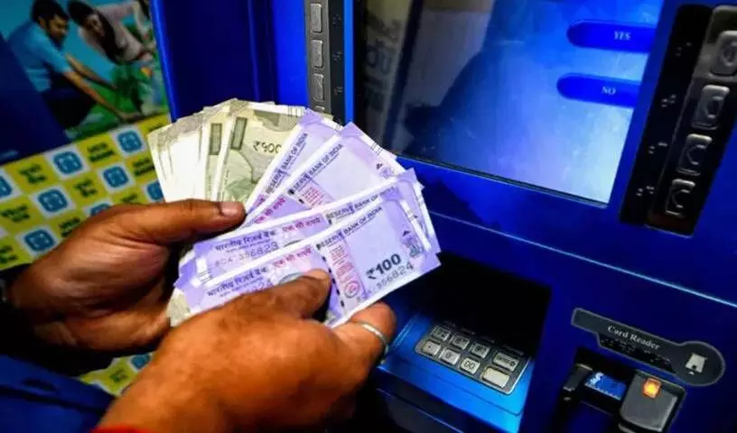 Hyderabad: ATM Dispenses Extra Cash, Draws Crowd in Yakutpura Hyderabad: ATM Dispenses Extra Cash, Draws Crowd in Yakutpura