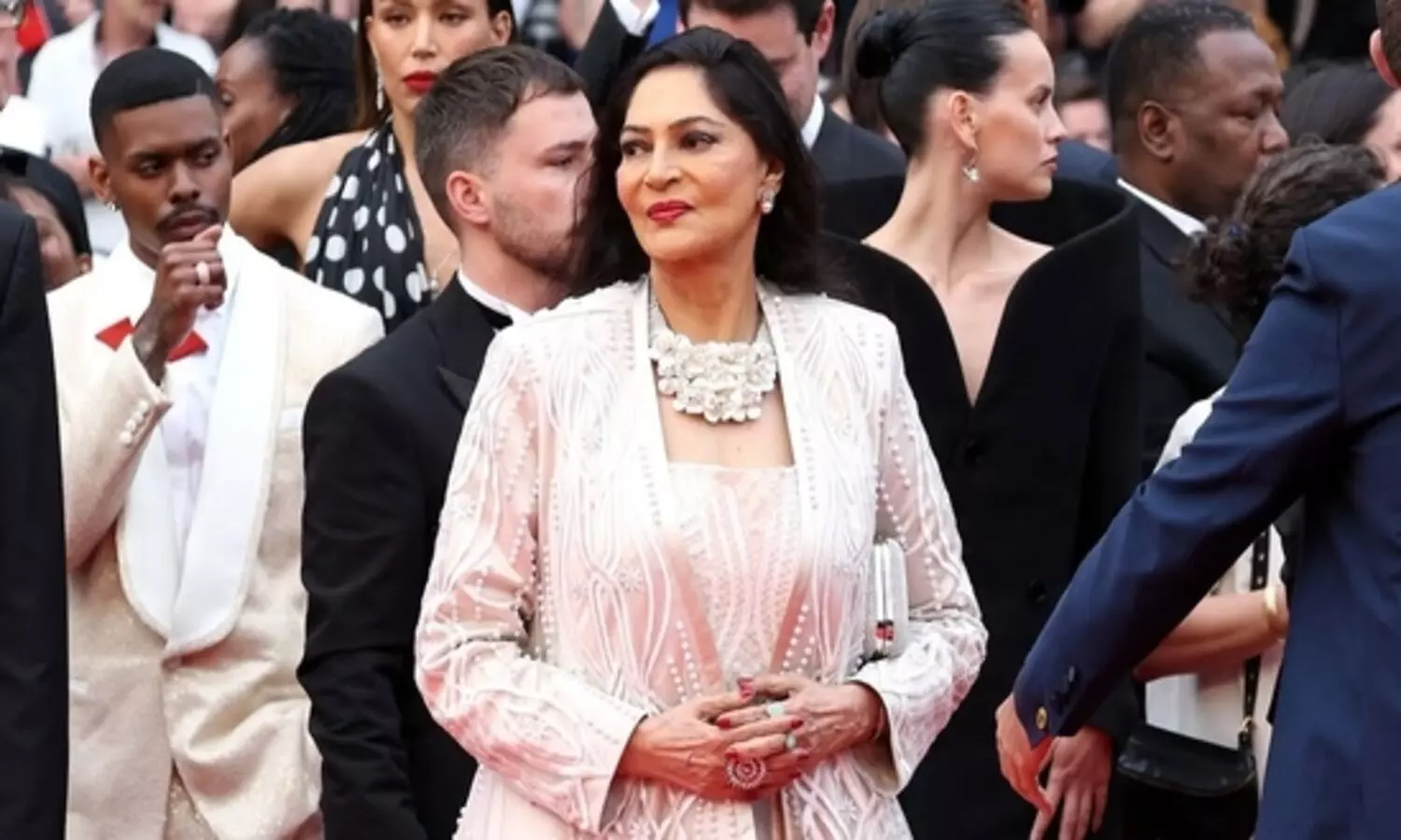 Cannes 2025: Simi Garewal Attends Ray Film Screening in Karleo Look Cannes 2025: Simi Garewal Attends Ray Film Screening in Karleo Look
