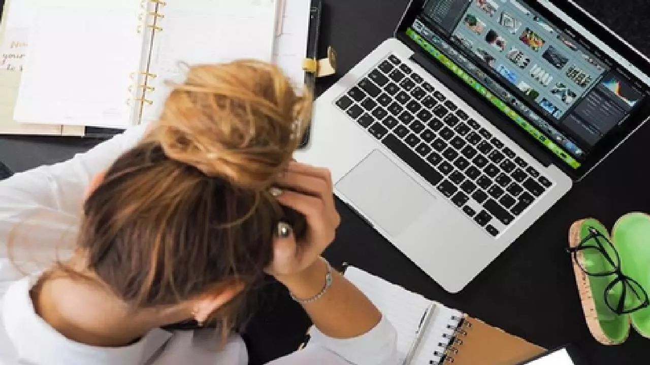 Young professionals in India increasingly facing workplace stress: Report Young professionals in India increasingly facing workplace stress: Report