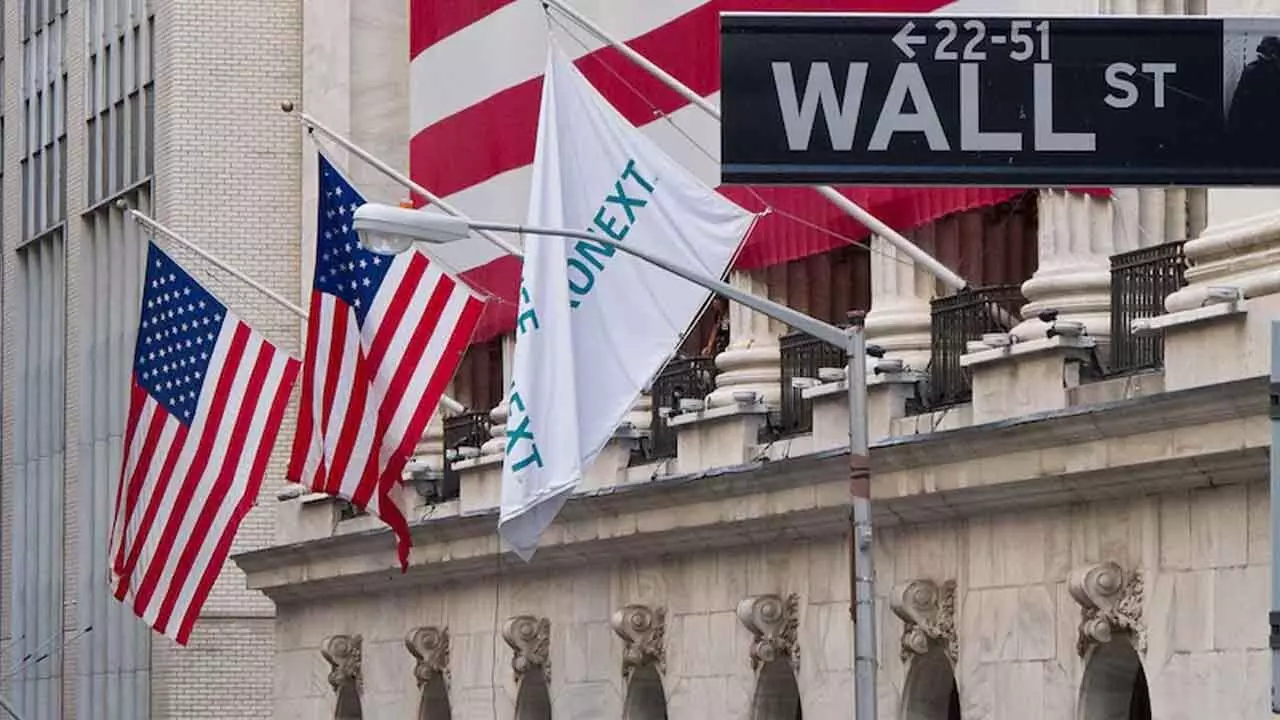 Asian Shares Slip As US Wall St tumbles on debt woes Asian Shares Slip As US Wall St tumbles on debt woes