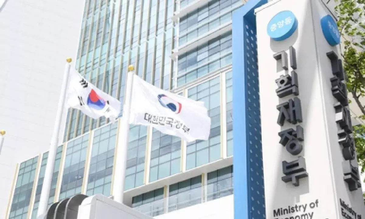 S. Korea to bolster cooperation with World Bank in helping developing nations