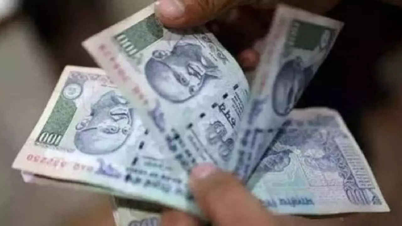 Indias household savings may surge to Rs 22 L cr Indias household savings may surge to Rs 22 L cr