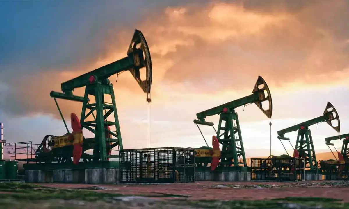 Crude Oil Futures Gain On Spot Demand