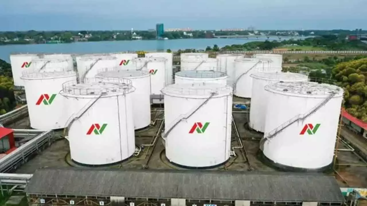 Aegis Vopak Climbs Nearly 3% In Debut Trade Aegis Vopak Climbs Nearly 3% In Debut Trade