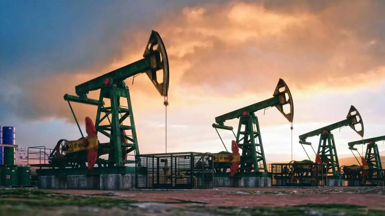Crude Oil Futures Gain On Spot Demand