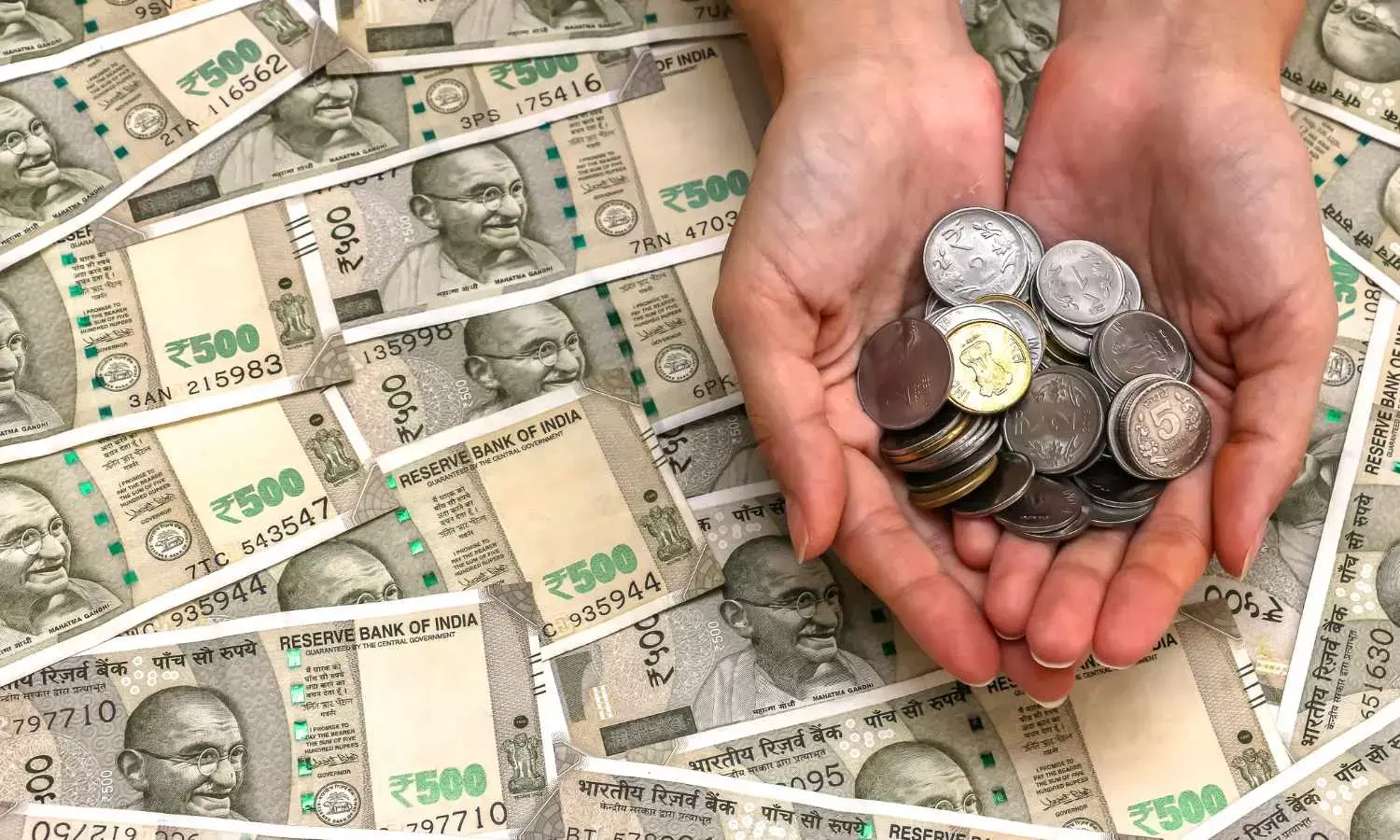 Rupee Falls Amid Bullish Exits and Strong US Dollar | Forex Market Update