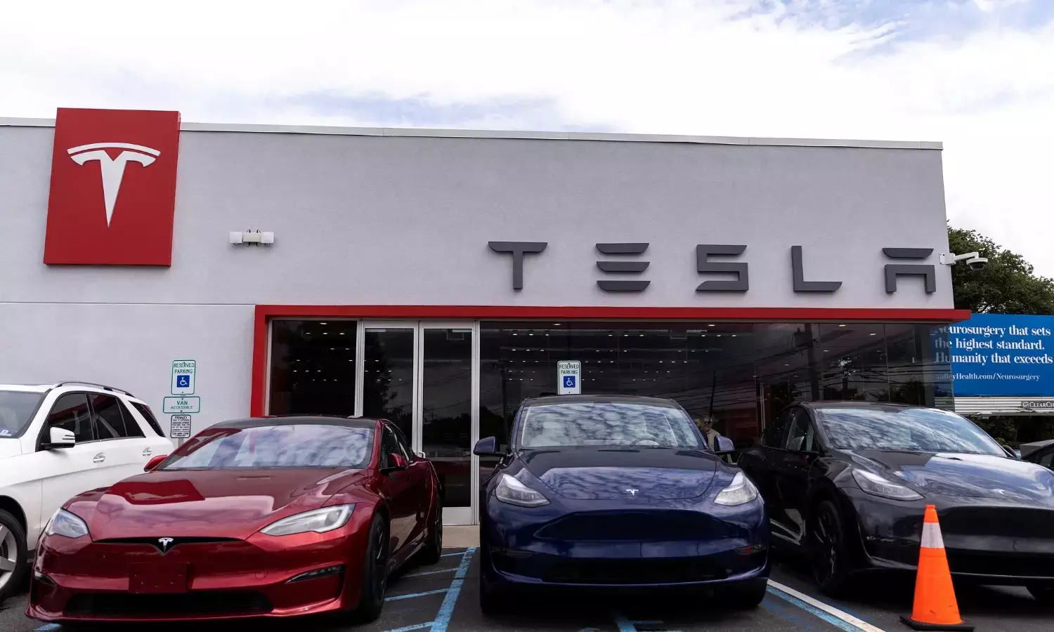 Teslas $380 billion wipeout marks biggest 2025 loss among top companies
