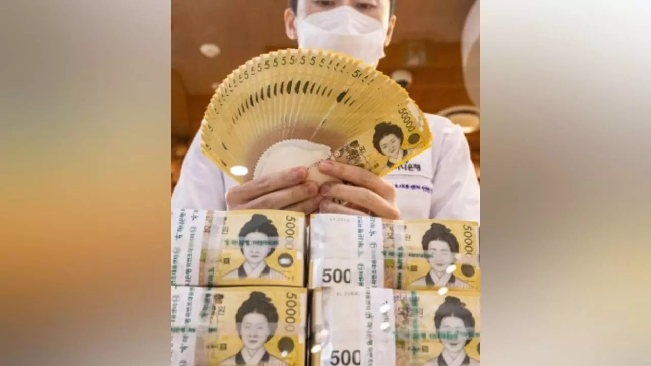South Korea vows closer talks with US on forex policy decision