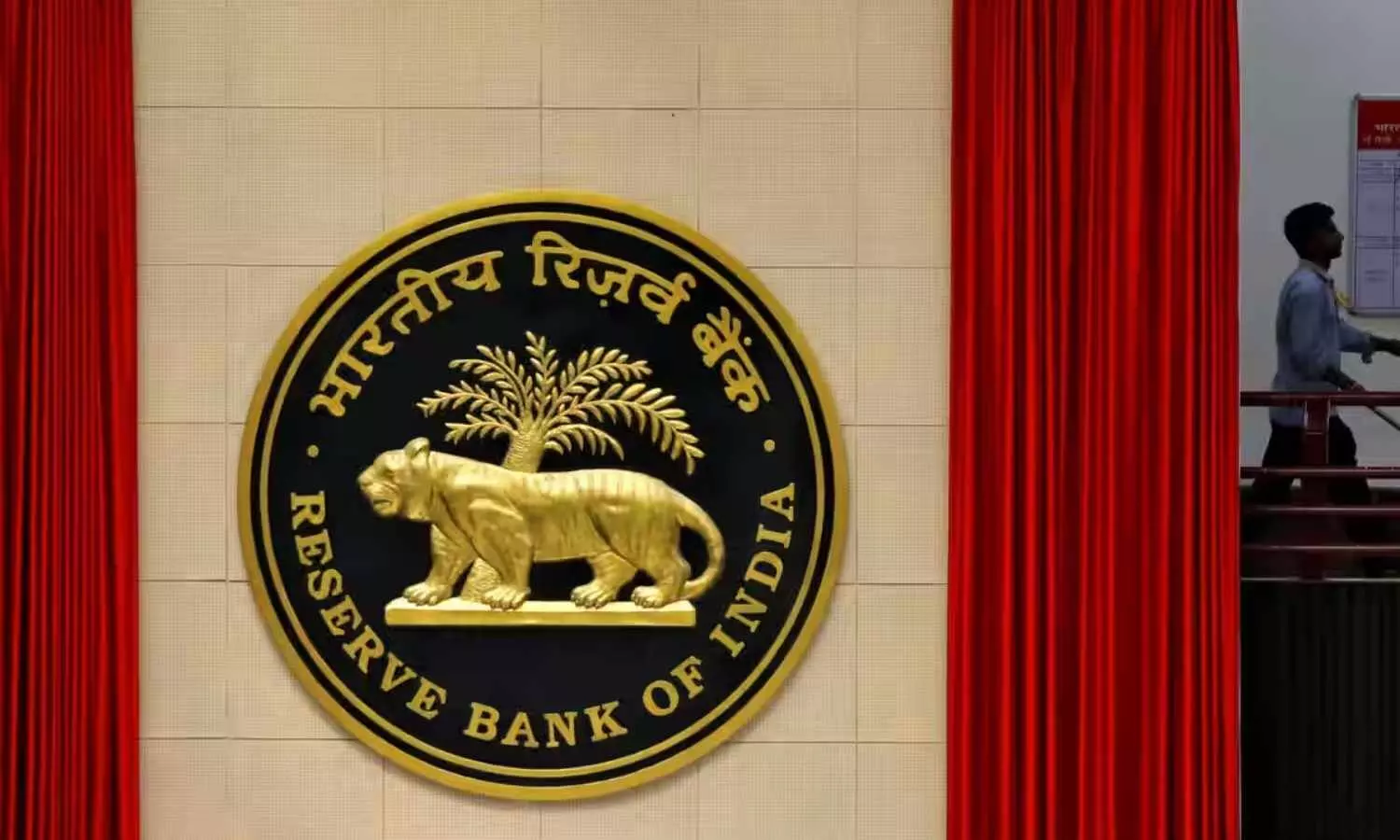 RBI Policy Boosts Investor Sentiment, Nifty Ends Above 25,000 RBI Policy Boosts Investor Sentiment, Nifty Ends Above 25,000