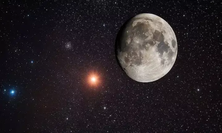 Moon and Antares Align for a Mesmerizing Skywatching Event Tonight