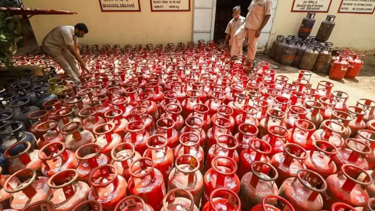 LPG Delivered To Over 33 Cr Consumers Within Hours LPG Delivered To Over 33 Cr Consumers Within Hours
