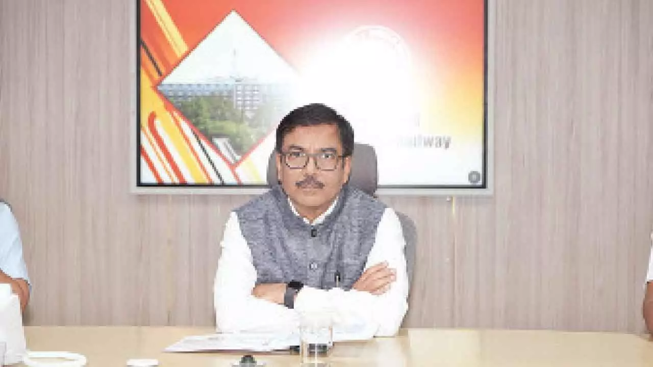 SCR GM Holds Review Of Safety SCR GM Holds Review Of Safety