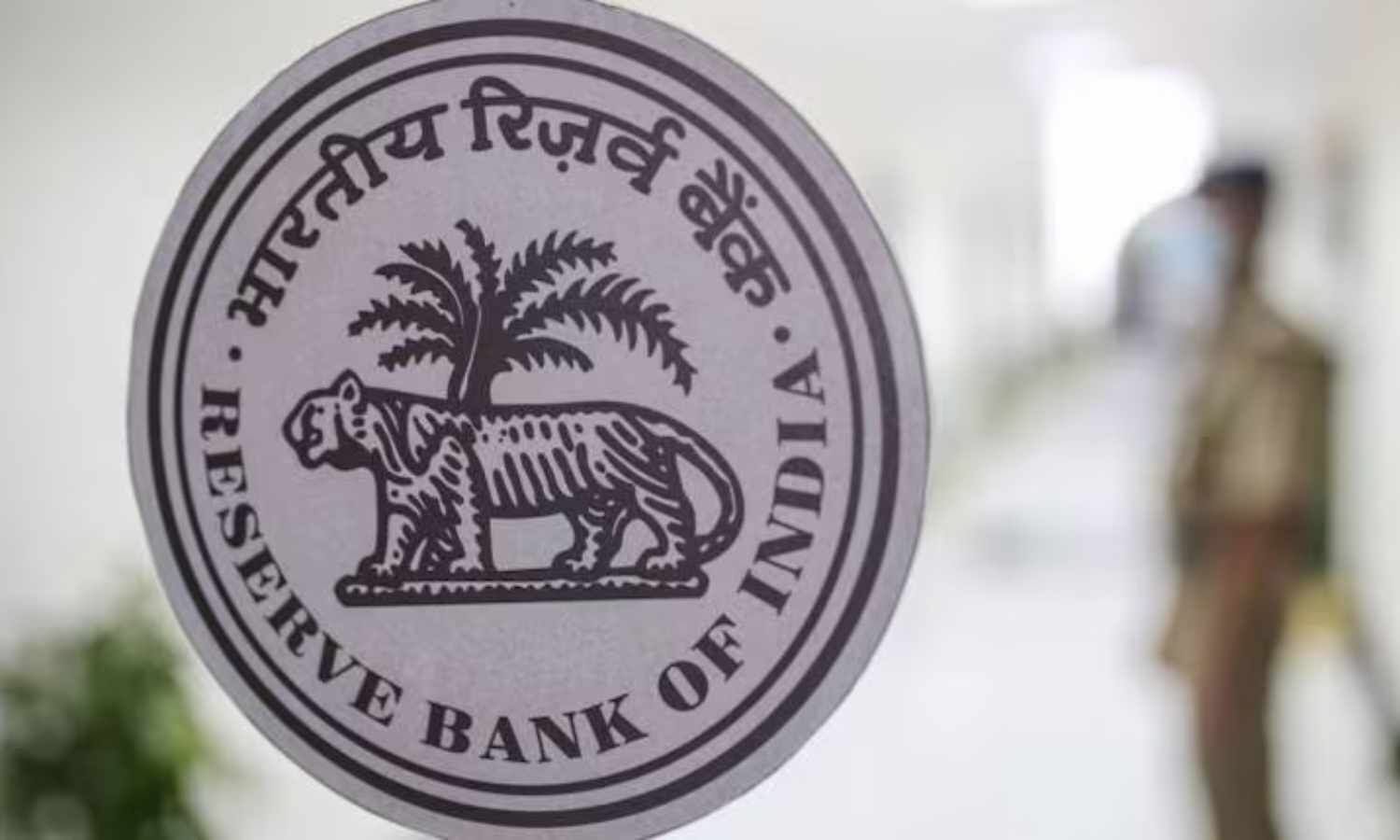 RBI Cuts Repo Rate by 100 bps in 2025; Home Loan Borrowers Face Delay in  Benefits