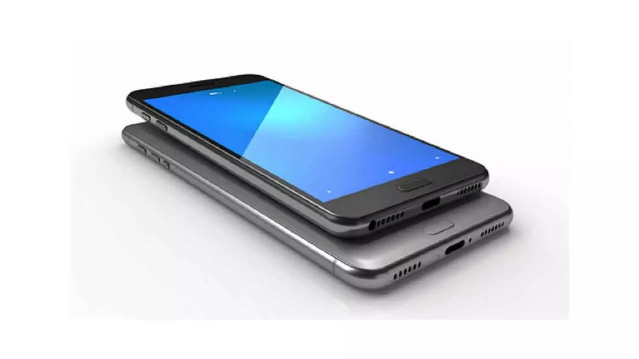 India Big Winner In 2025 As Global Smartphone Output Dips: Report India Big Winner In 2025 As Global Smartphone Output Dips: Report