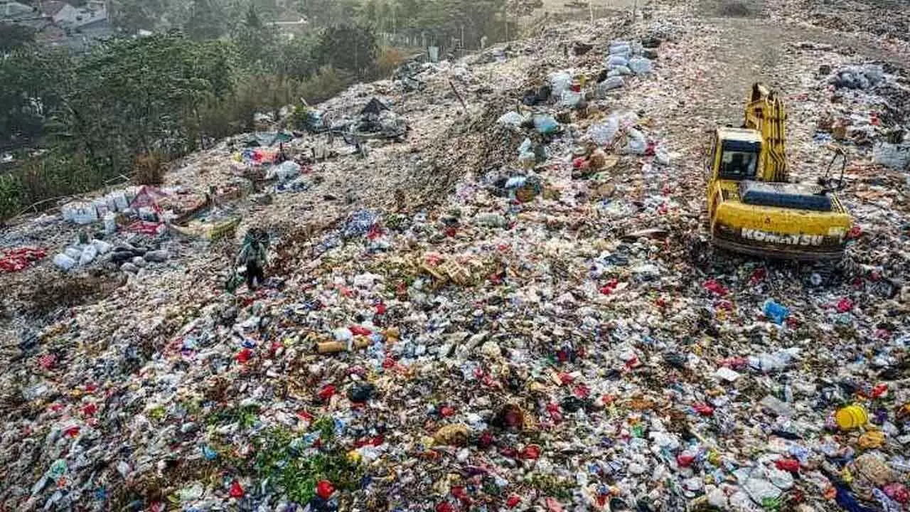 Alarming Plastic Pollution Alarming Plastic Pollution