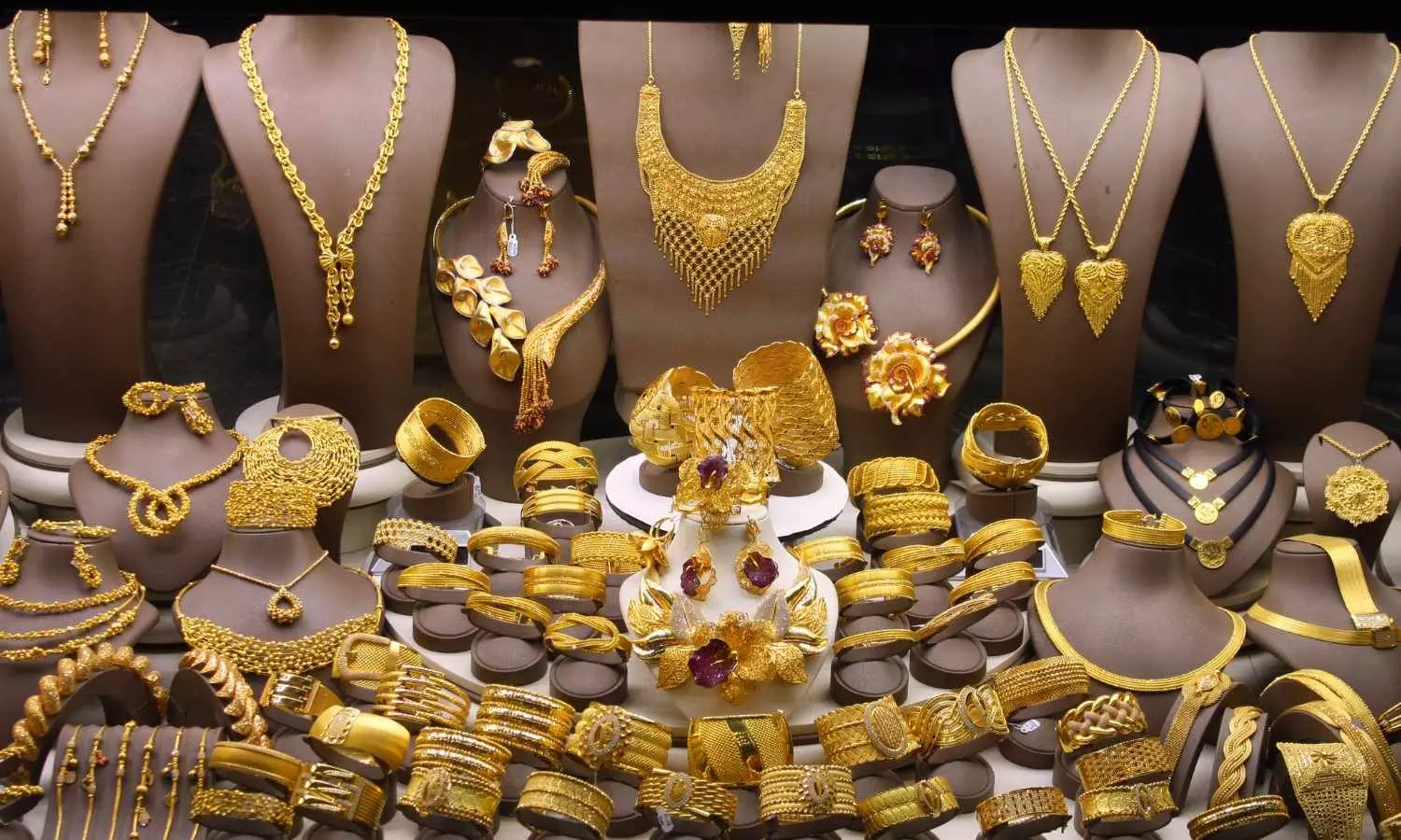 Gold Soars Amid Uncertainty Over US-China Trade Deal Gold Soars Amid Uncertainty Over US-China Trade Deal