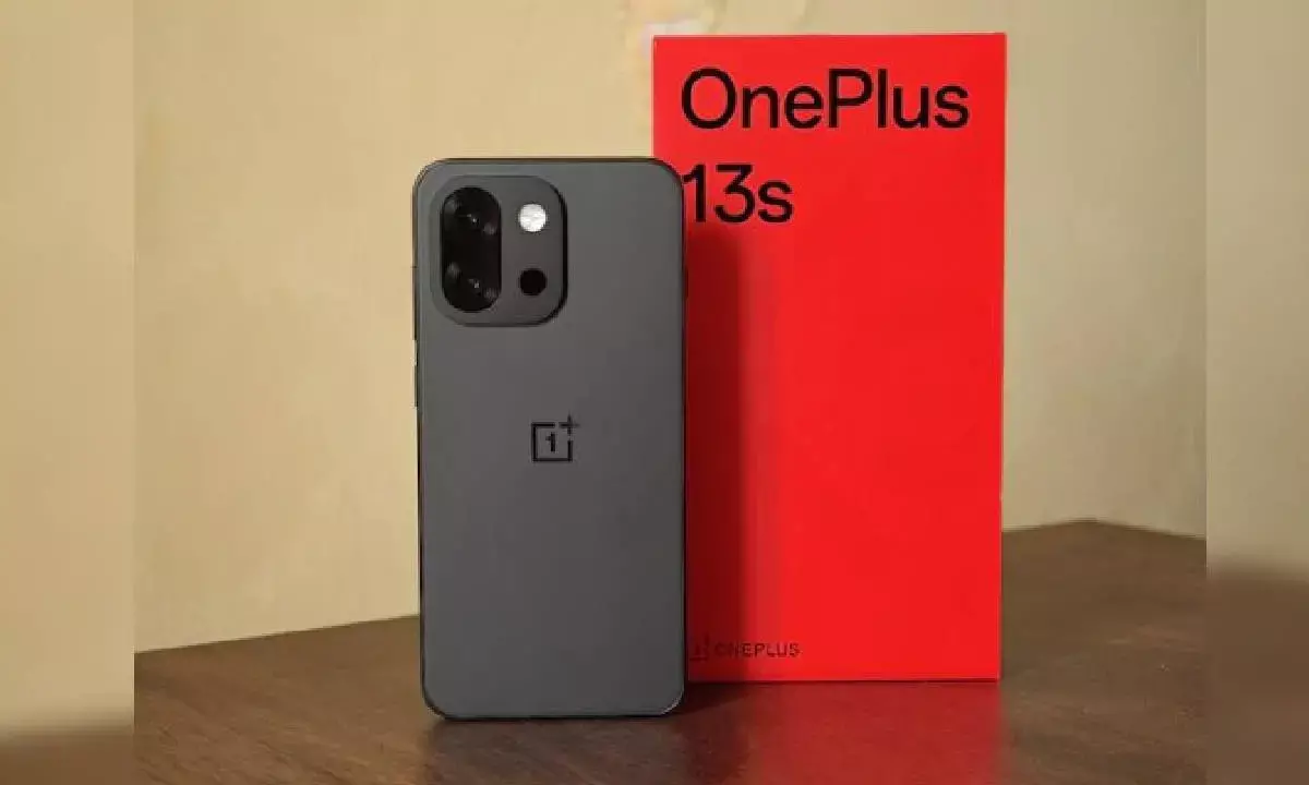 Vivo X200 FE vs OnePlus 13s: Find Out Which One Suits You Vivo X200 FE vs OnePlus 13s: Find Out Which One Suits You
