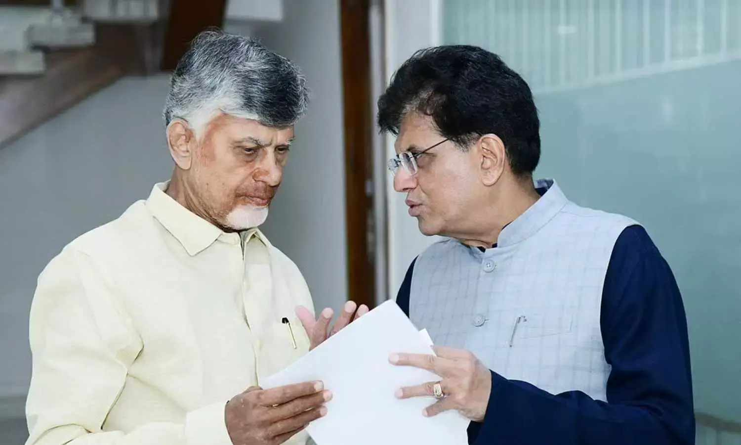 Goyal discusses on tobacco price fall in AP