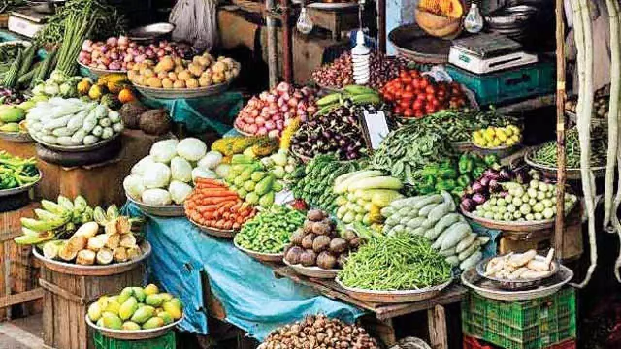 Indias Wholesale Inflation Hits 14-Month Low, But Geopolitical Clouds Loom Indias Wholesale Inflation Hits 14-Month Low, But Geopolitical Clouds Loom