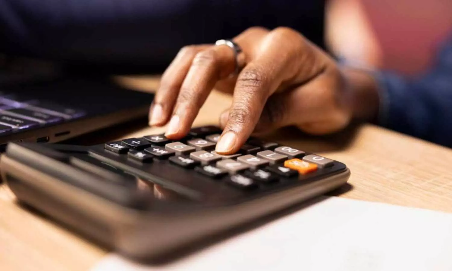 Calculating the Right Coverage: How a Term Insurance Calculator Helps You Decide Calculating the Right Coverage: How a Term Insurance Calculator Helps You Decide