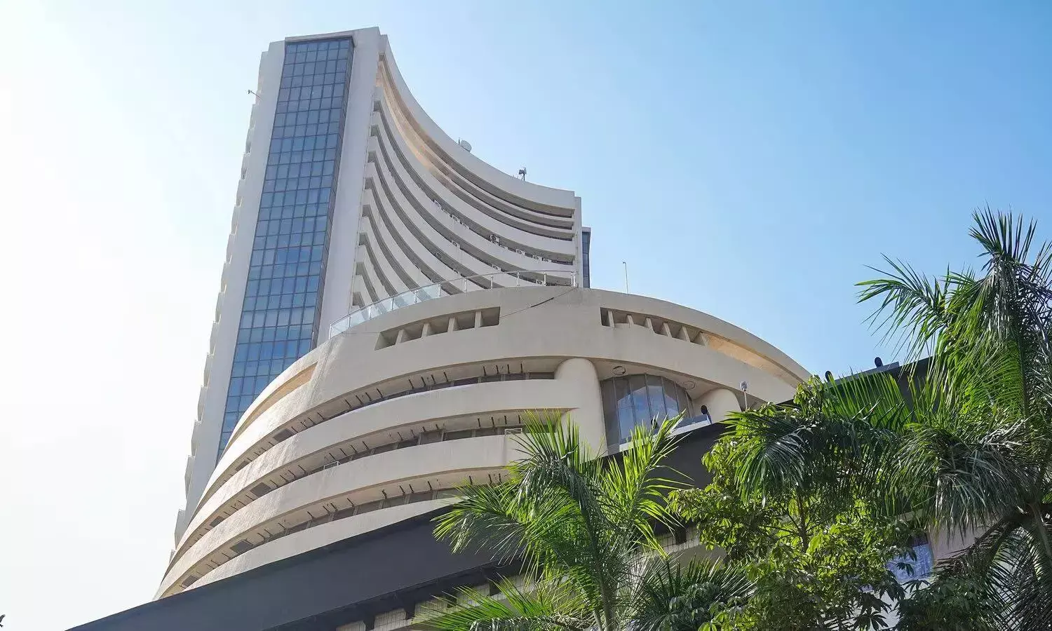 Stock Market Today: 73 Stocks Hit 52-Week Highs, 79 at Lows as Nifty, Sensex End in Red