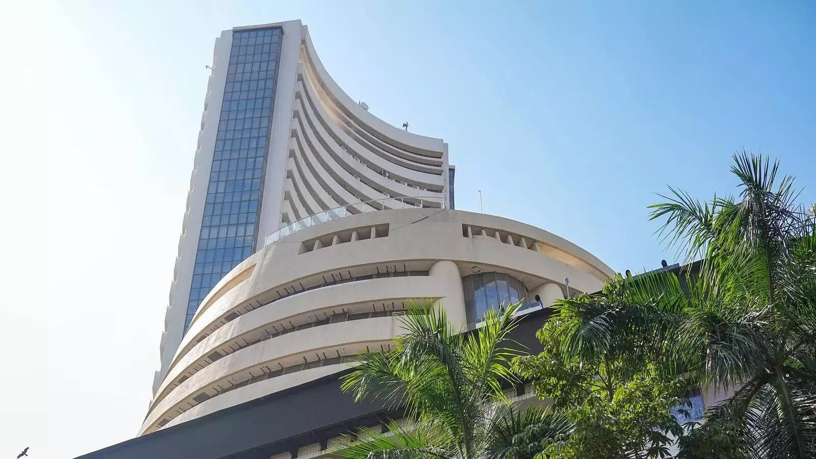 Stock Market Today: 73 Stocks Hit 52-Week Highs, 79 at Lows as Nifty, Sensex End in Red