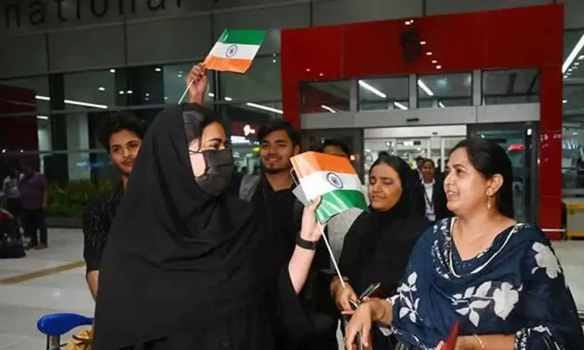 Operation Sindhu: Indian Evacuees Land Safely in Delhi Amid Cheers of Bharat Mata Ki Jai