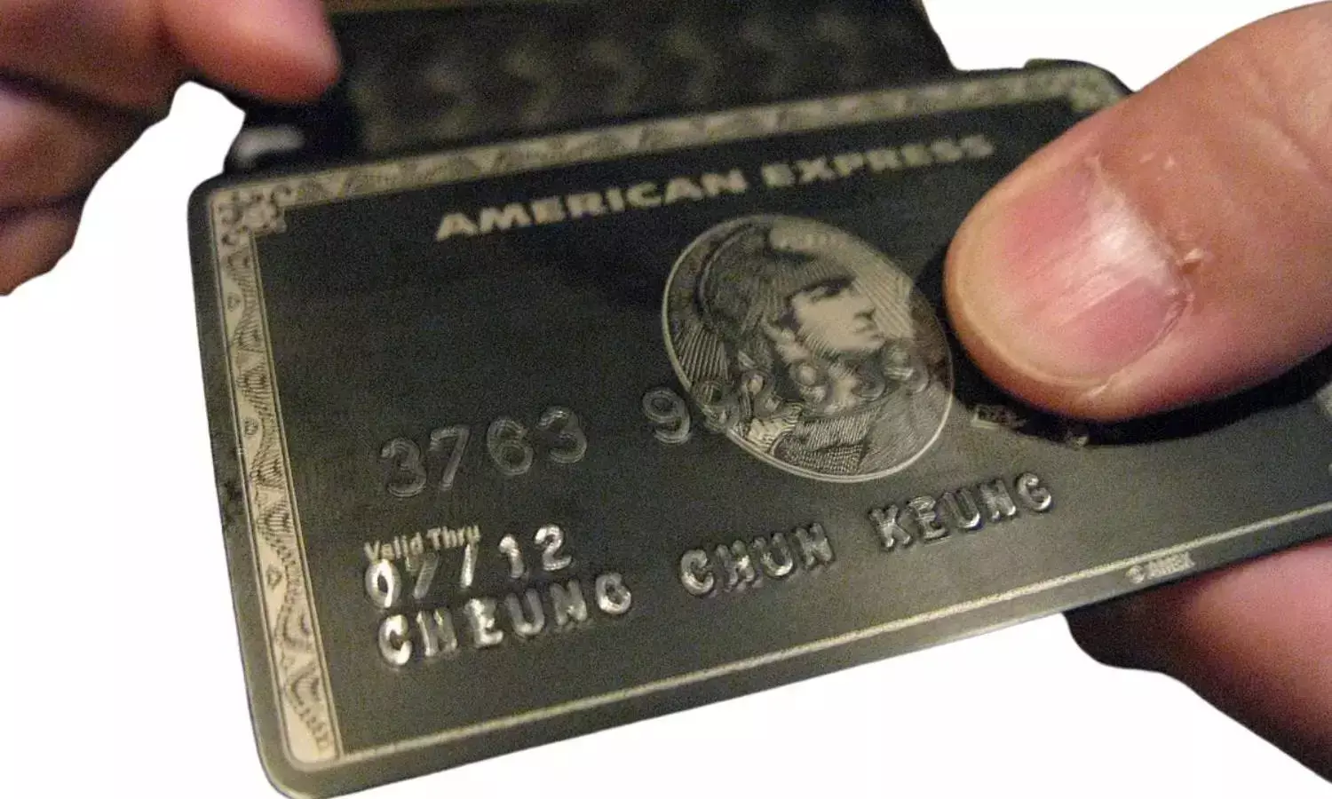 American Express to Upgrade Platinum Cards with New Benefits and Lounges