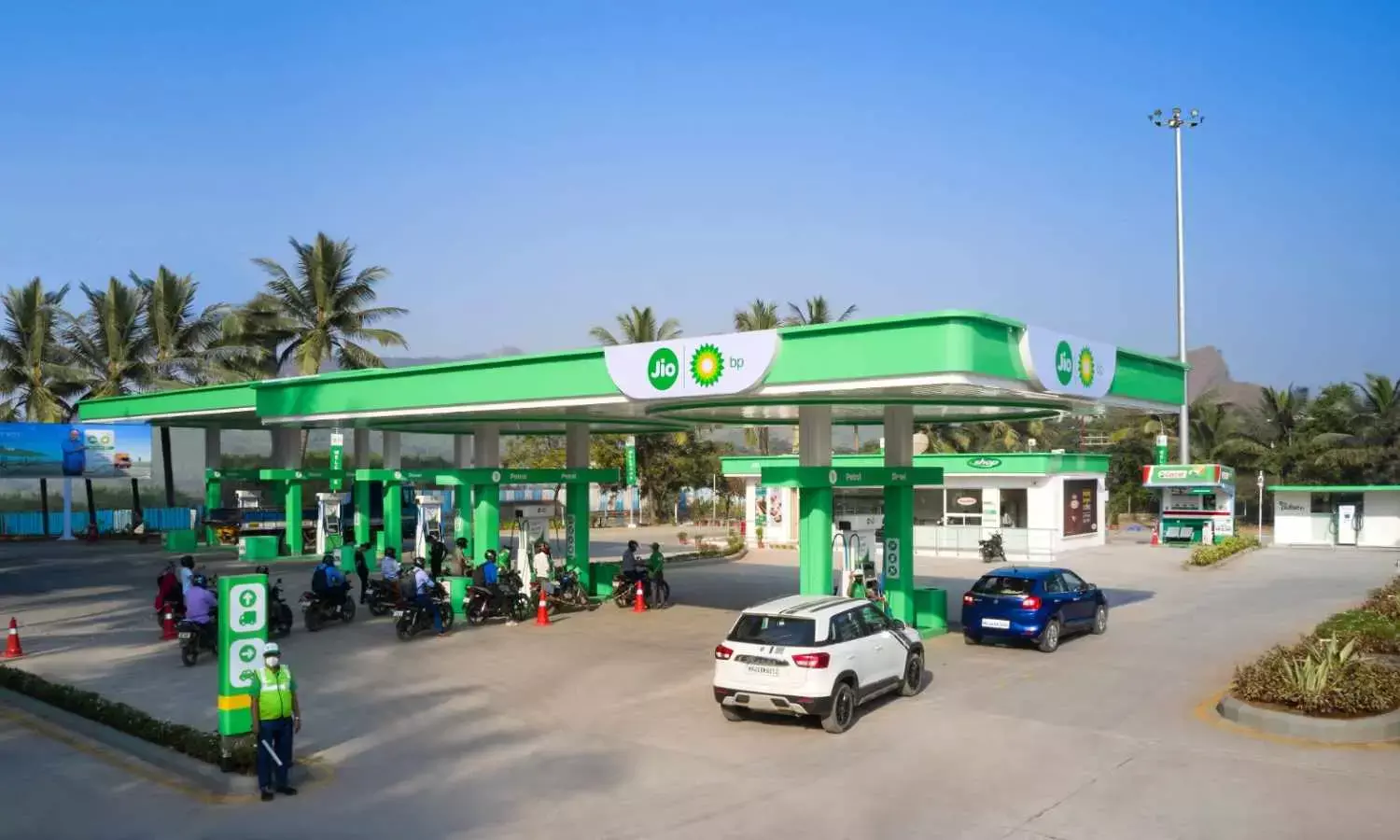 Adani Total Gas and Jio-bp Partner to Cross-Sell Fuels Across India