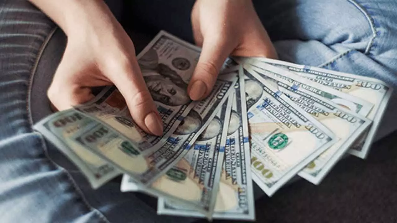 Dollar Dips as Fragile Middle East Truce Sparks Risk-On Sentiment Dollar Dips as Fragile Middle East Truce Sparks Risk-On Sentiment