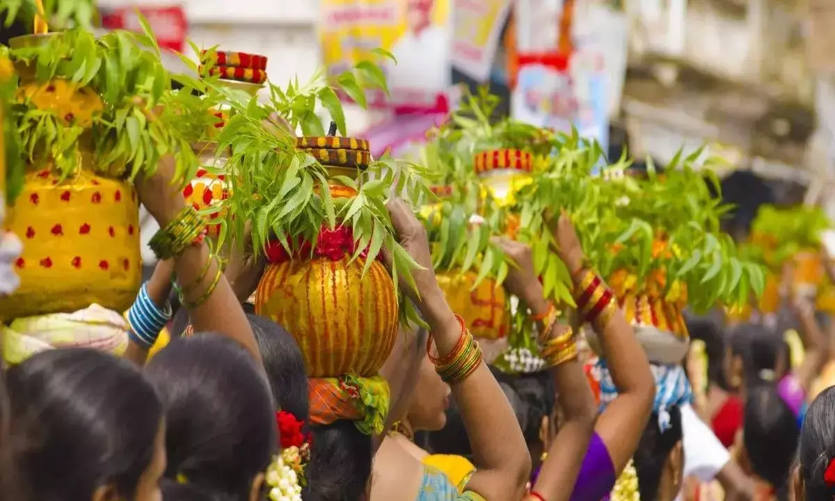 Hyderabad Police Issues Traffic Advisory, Parking Plan for Golconda Bonalu 2025