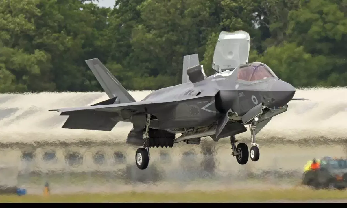 UK Engineers Fly in to Repair Stranded F‑35B Fighter Jet in Kerala