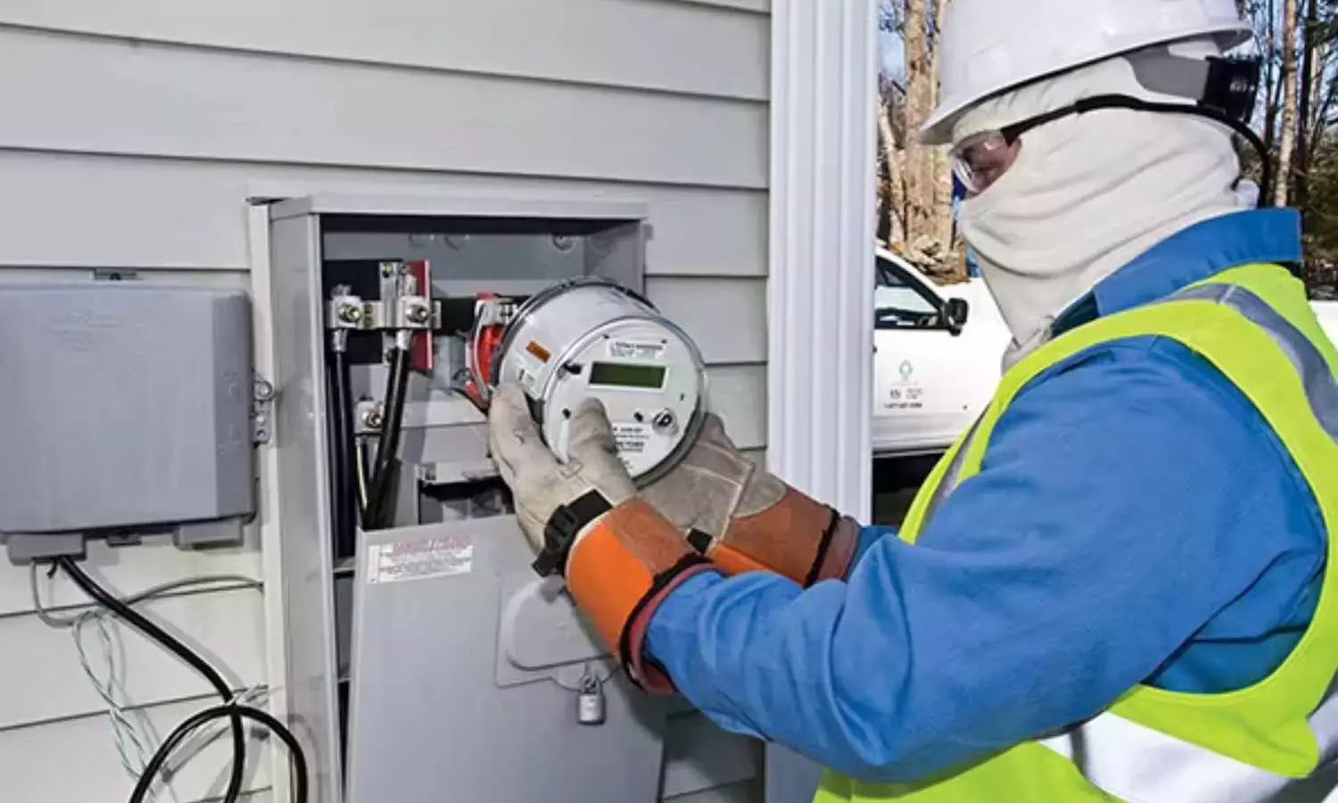 Driving Smart Metering Efficiency: How Mesh Technology Is Powering AMI in India