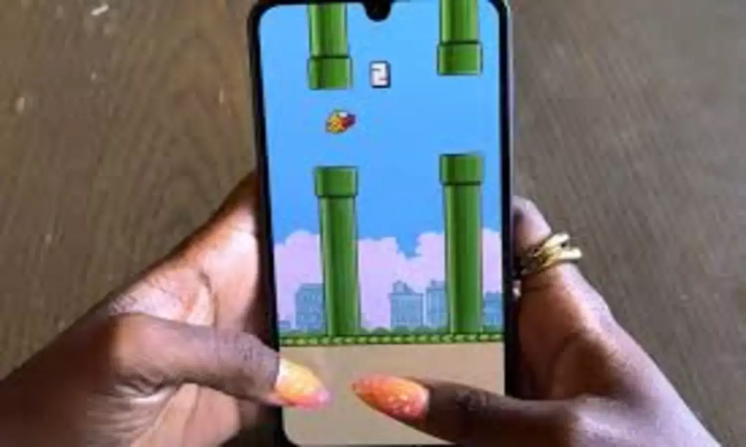 Flappy Bird Returns, But Experts Warn: Don’t Download It Yet