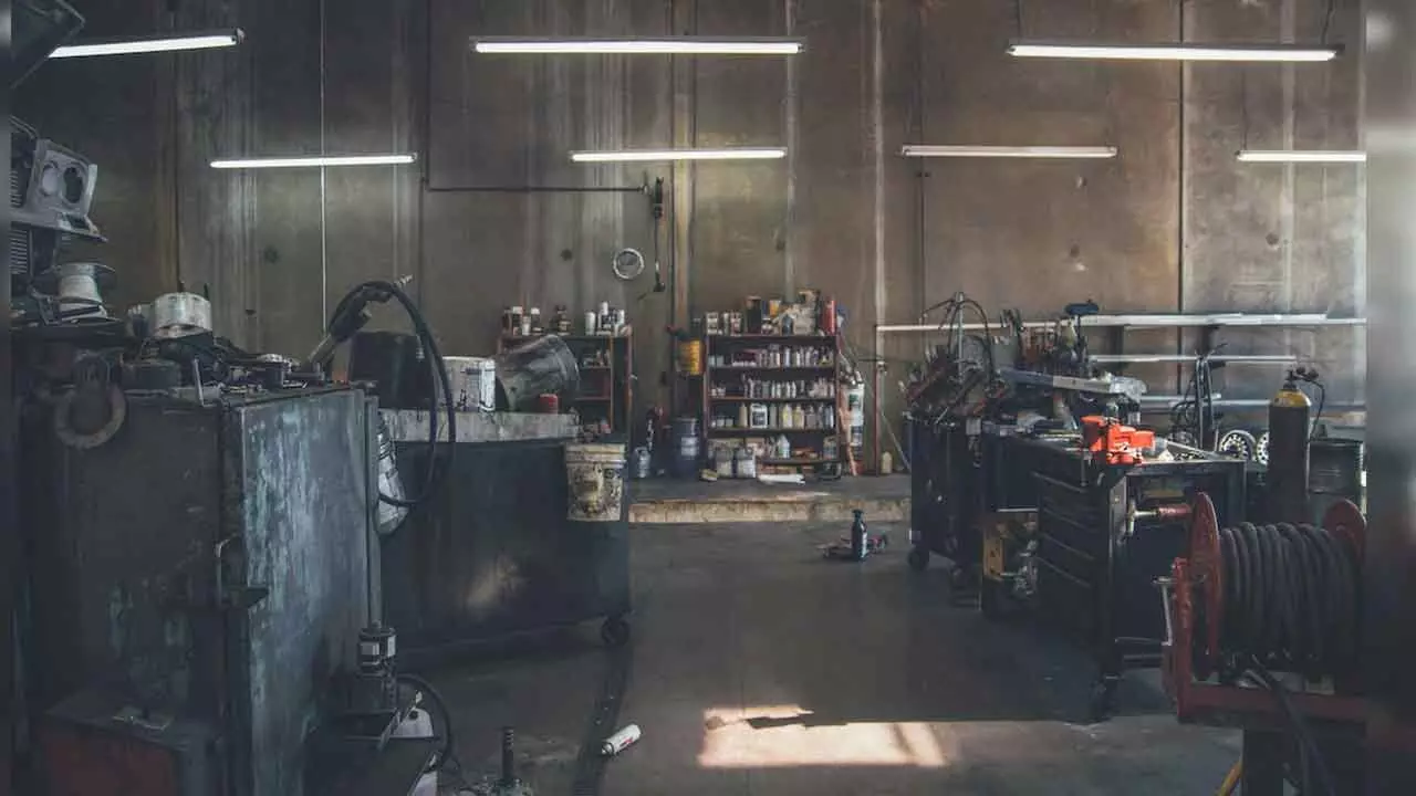 Indias Industrial Engine Sputters: Growth Hits 9-Month Low Amidst Rain and Sluggish Demand Indias Industrial Engine Sputters: Growth Hits 9-Month Low Amidst Rain and Sluggish Demand