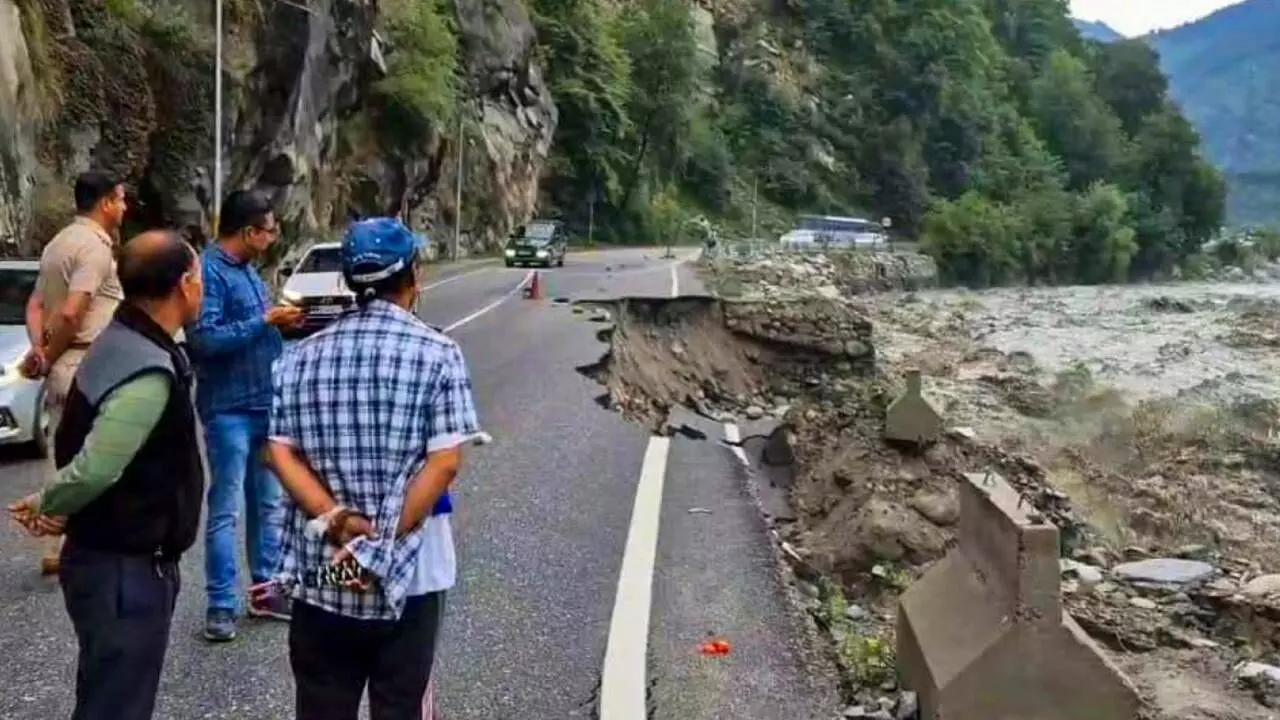 “Cloudbursts & Landslides Batter Himachal‑Uttarakhand: Red Alerts, Roadblocks & School Closures” “Cloudbursts & Landslides Batter Himachal‑Uttarakhand: Red Alerts, Roadblocks & School Closures”