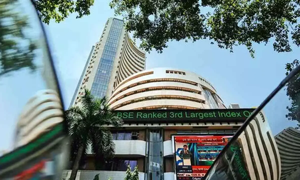 Indian Markets Tread Cautiously as Global Trade Tensions Simmer; IT and Metals Shine