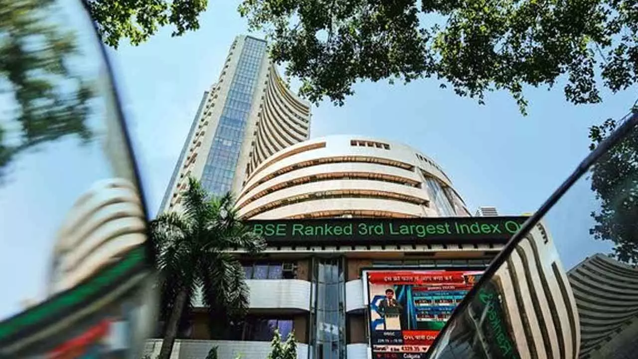Indian Markets Tread Cautiously as Global Trade Tensions Simmer; IT and Metals Shine